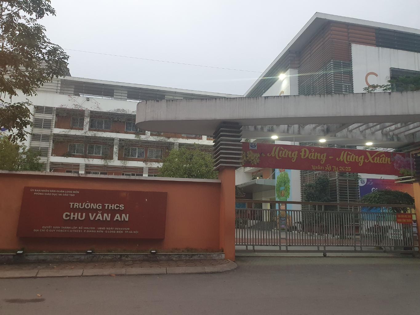 Bán nhà mới Việt Hưng vài bước ra ô tô tránh - 5 tầng DT 50m2 gần BigC, cầu Trần Hưng Đạo 5.8 tỷ
