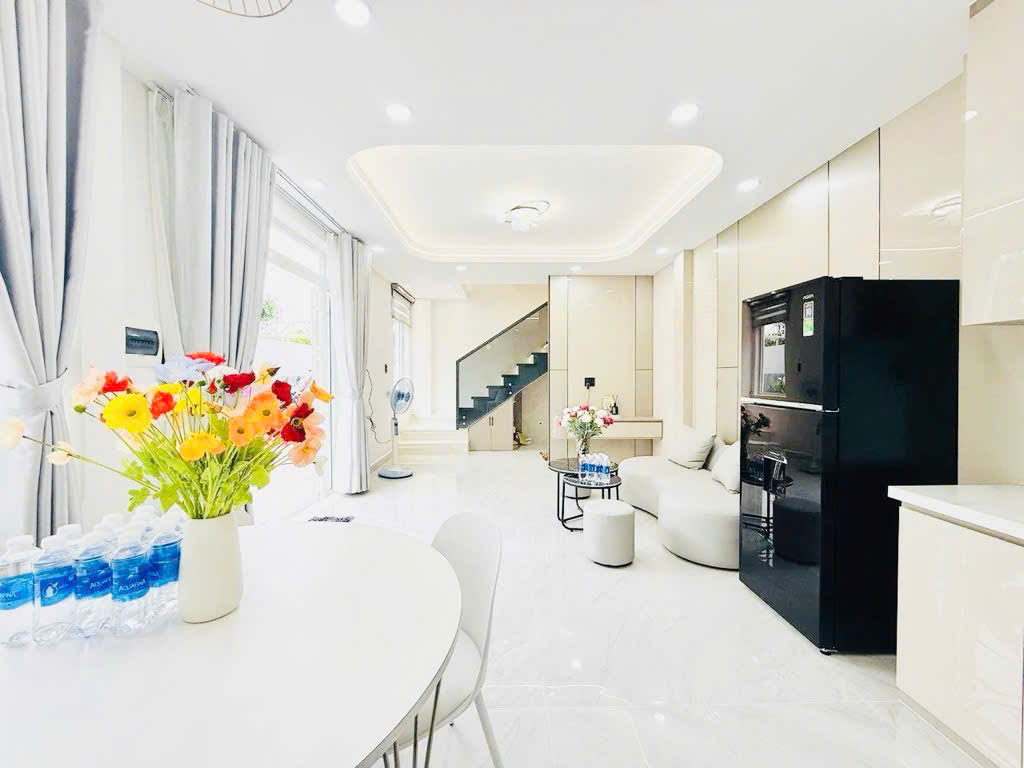 NHÀ MỚI FULL NỘI THẤT , HXH , NGANG 8M , NHỈNH 3.x TỶ
