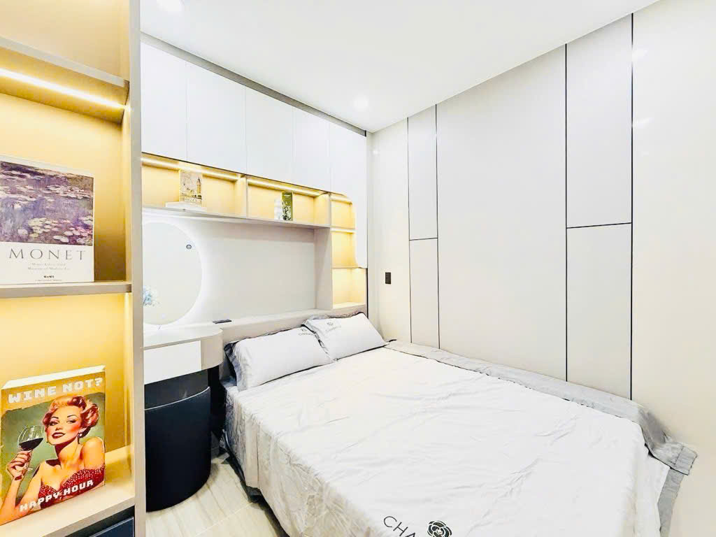 NHÀ MỚI FULL NỘI THẤT , HXH , NGANG 8M , NHỈNH 3.x TỶ