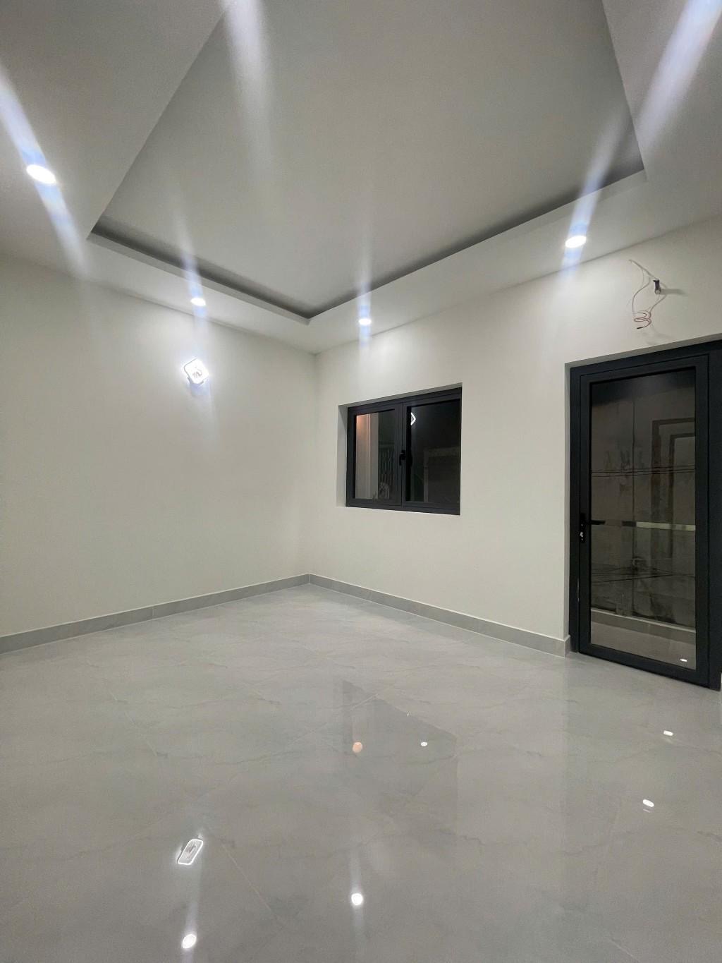 Gấp bán nhà mới 2 tầng. 4x11, Nguyễn Duy,Q8. 4,9 tỷ
