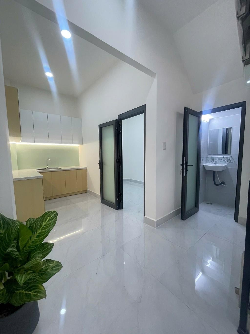 Gấp bán nhà mới 2 tầng. 4x11, Nguyễn Duy,Q8. 4,9 tỷ