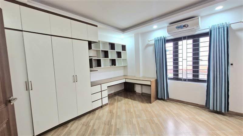  Ô TÔ TRÁNH – KINH DOANH ĐỈNH - NGÕ RỘNG NHƯ PHỐ – NHÀ TRUNG TÂM MỄ TRÌ