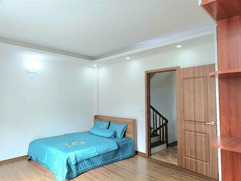  Ô TÔ TRÁNH – KINH DOANH ĐỈNH - NGÕ RỘNG NHƯ PHỐ – NHÀ TRUNG TÂM MỄ TRÌ