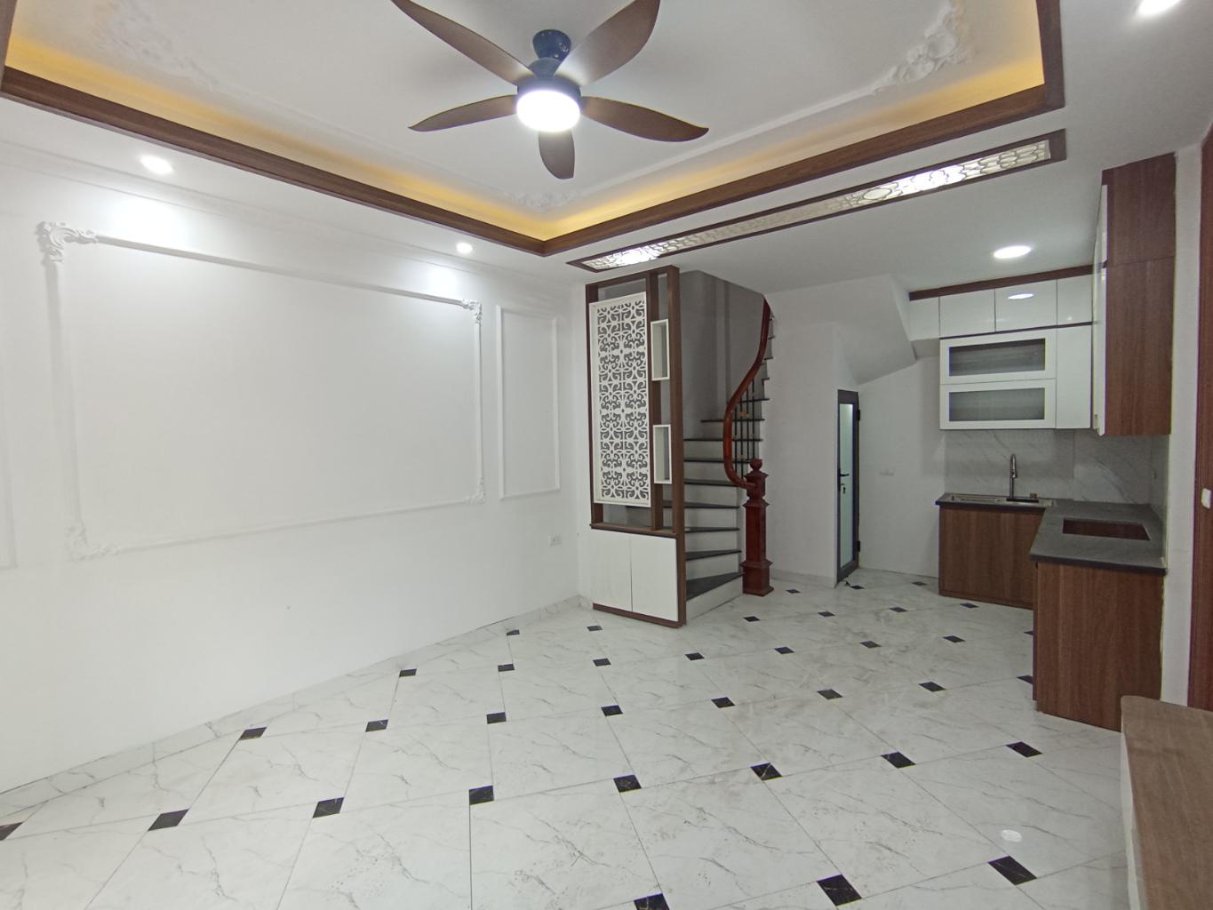BÁN NHÀ ĐẠI TỪ – KIM CHUNG - NHÀ 5 TẦNG MỚI, ĐẸP - Ở NGAY - GIÁ NHỈNH 4 TỶ