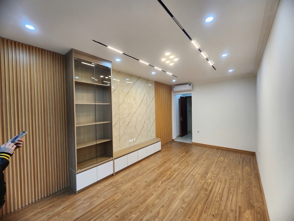 NHÀ ĐẸP XUÂN PHƯƠNG - Ô TÔ QUA NHÀ - THANG MÁY - 5 TẦNG Ở NGAY- GIÁ 7.950 TỶ