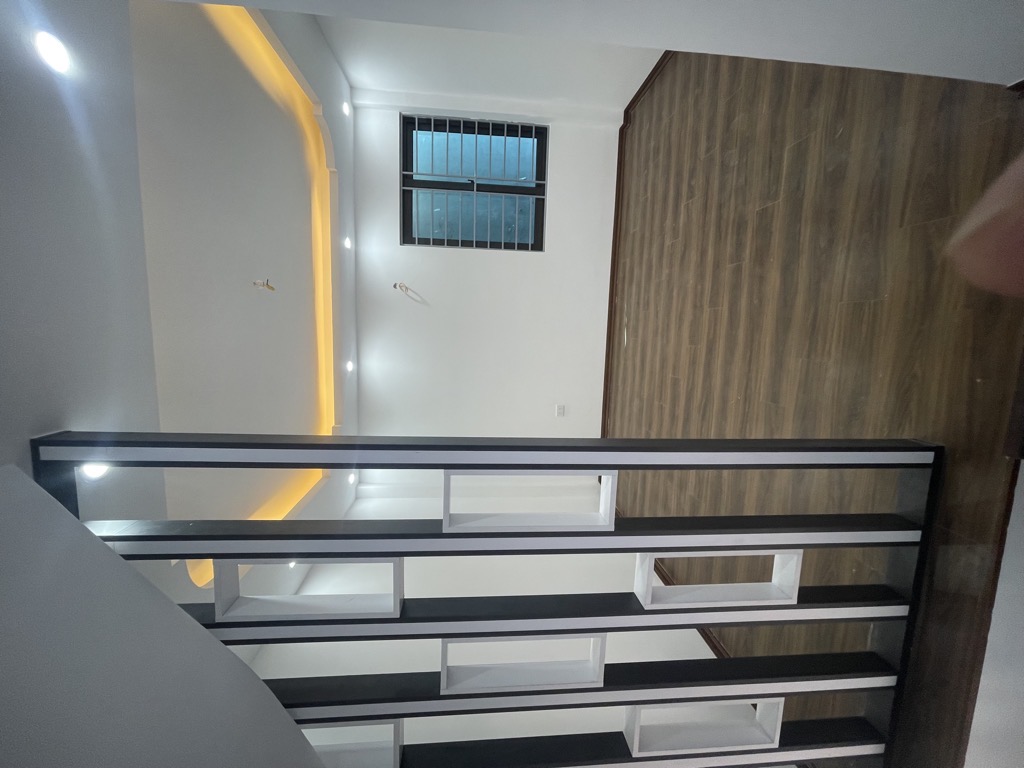 KIM CHUNG - HOÀI ĐỨC - DT 42M - 5 TẦNG MỚI TINH -Ô TÔ QUA NHÀ - 20M Ô TÔ ĐỖ- GIÁ 5.3 TỶ