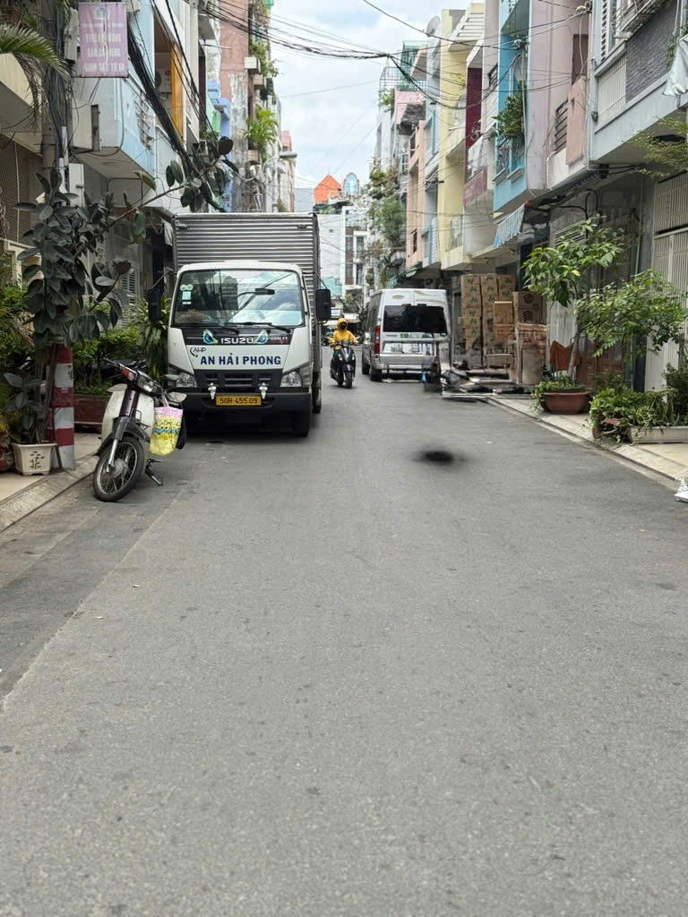 Bán nhà đẹp đẹp 6 Tầng,  Hẻm xe tải, Ngay chợ Phạm Văn Hai, Giá 11.95 tỷ, Tân Bình