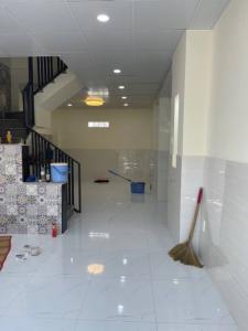 NGAY KHU DÂN CƯ HỒNG LONG THỦ ĐỨC SÁT MẶT TIỀN NGANG CHUẨN 5M XE HƠI ĐẬU SÁT NHÀ