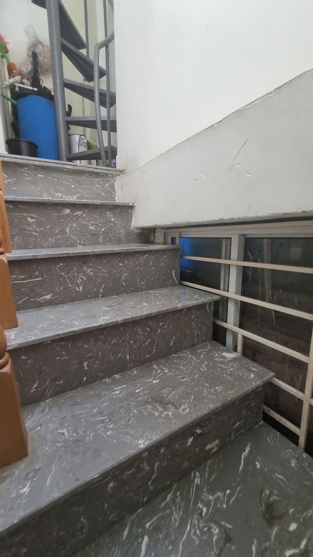 Bán nhà hẻm  Liên Tỉnh 5, Q.8 – 1  trệt 2 lầu + sân thượng,
