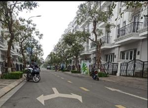 Bán nhà phố