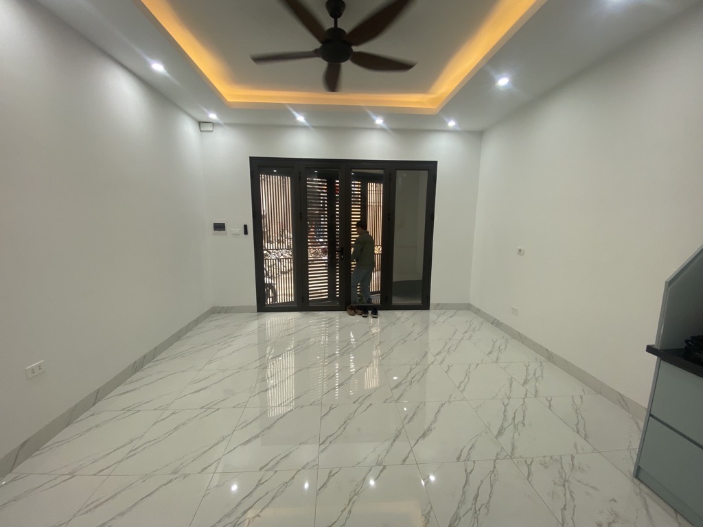 NHÀ MỚI XÂY - THÔNG THOÁNG - 5 TẦNG - Ô TÔ VÀO TẬN CỬA - 5.5 TỶ