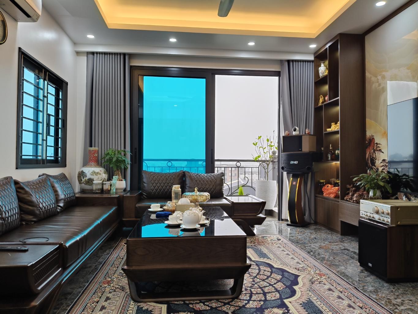 Nhà Phố Thạch Bàn - Ô Tô Đỗ Cửa - 63M2 - 14.2 Tỷ