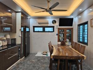 Nhà Phố Thạch Bàn - Ô Tô Đỗ Cửa - 63M2 - 14.2 Tỷ
