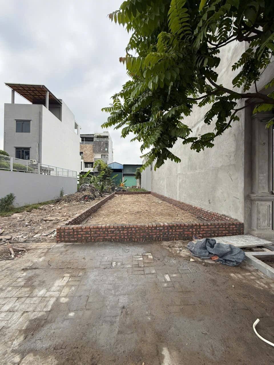 80m2 thuộc khu đô thị Phú Điền ,phường Hương Mạc ,tp Từ Sơn  -Mặt tiền 5m x dài 16m