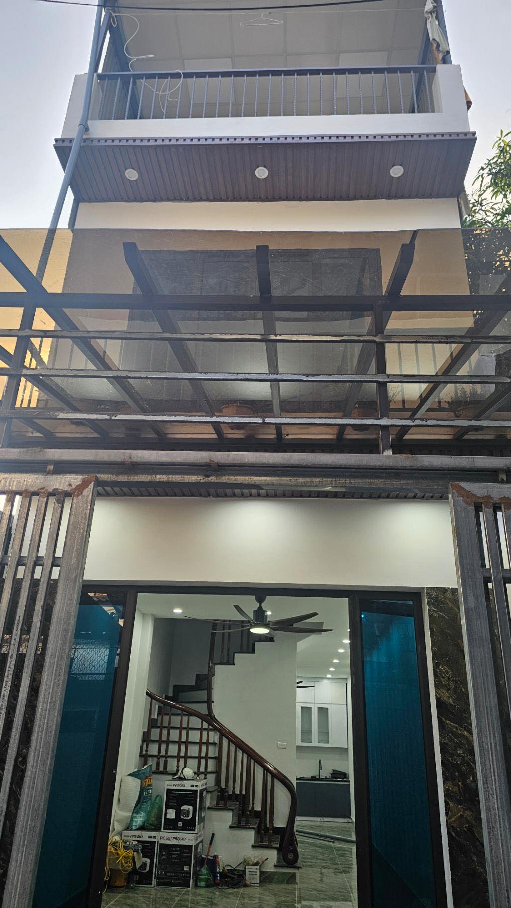 NHÀ DIỆN TÍCH RỘNG THOÁNG - GẦN CHỢ TRƯỜNG HỌC CÁC CẤP - GẦN Ô TÔ - 60m2 - Nhỉnh hơn 4 tỷ - 3 NGỦ
