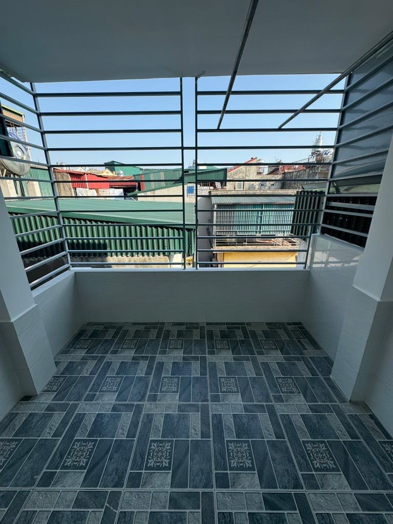 NHÀ ĐẸP NGÕ RỘNG THOÁNG SÁNG – VÀI BƯỚC RA PHỐ Ô TÔ TRÁNH – GẦN CHỢ TRƯỜNG HỌC - PHỐ VĨNH HƯNG - LĨNH NAM