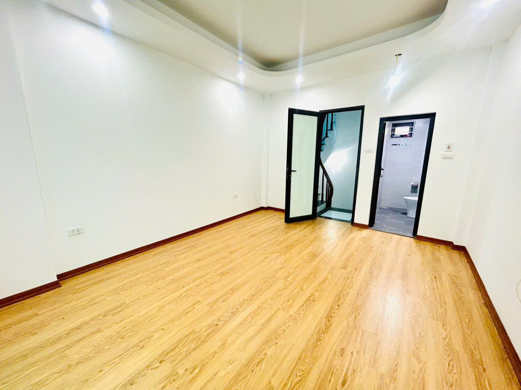 Bán nhà Hoàng Mai 36m2 - 5 tầng - 5 tyx