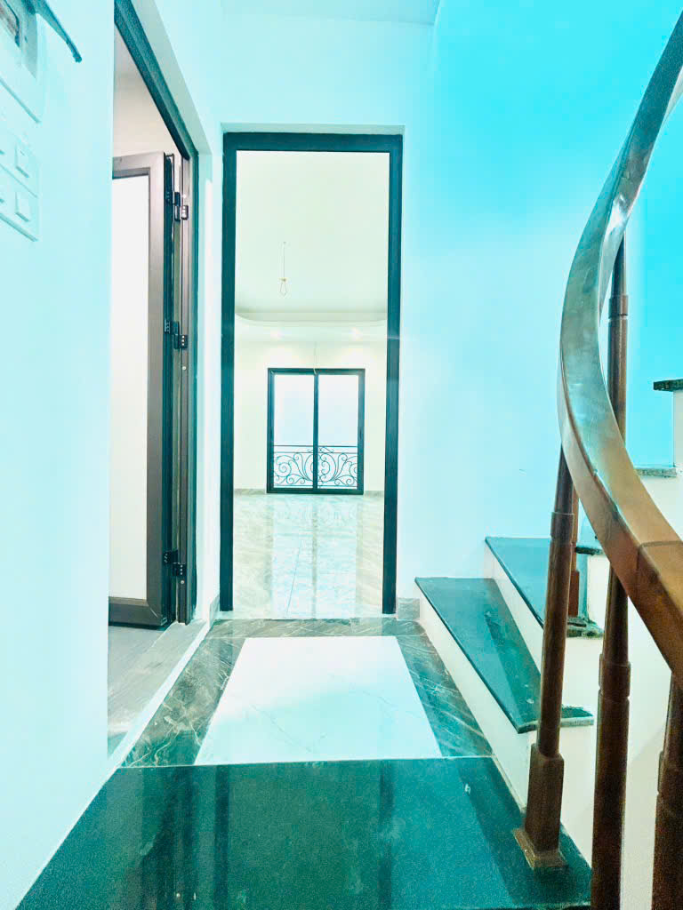 Bán nhà Hoàng Mai 36m2 - 5 tầng - 5 tyx