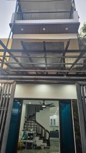 NHÀ DIỆN TÍCH RỘNG THOÁNG - GẦN CHỢ TRƯỜNG HỌC CÁC CẤP - GẦN Ô TÔ - 60m2 - Nhỉnh hơn 4 tỷ - 3 NGỦ