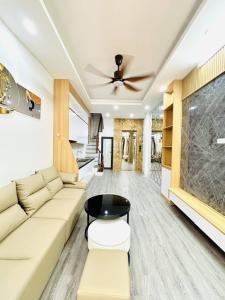 Siêu phẩm Nam Dư phân lô - thang máy - 10m ra ô tô - 30m2 - 6 tầng - Hơn 7 đồng