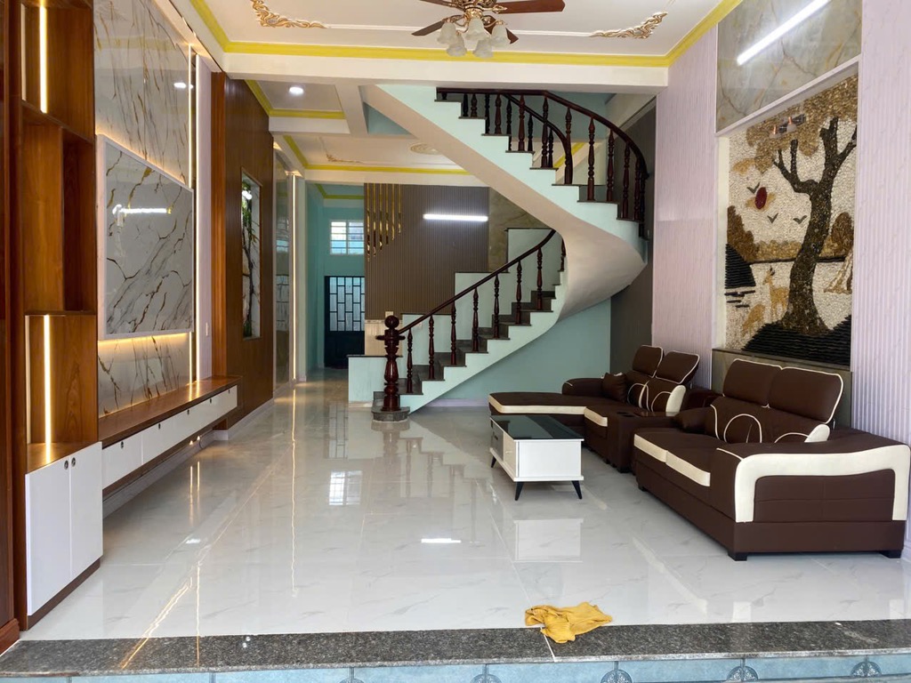 Nhà 3 tầng  đẹp  mới