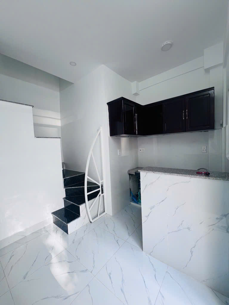 CẦN BÁN NHÀ  HẺM XE TẢI QUẬN 11 - SÁT MẶT TIỀN - MỚI ĐẸP Ở NGAY - NHỎ TIỀN HIẾM CÓ - KHÔNG QUY HOACH, LỘ GIỚI