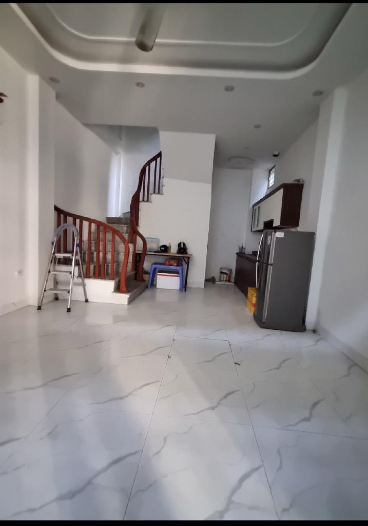 nhà đẹp  - 5 tầng  - gần phố - giá tốt.