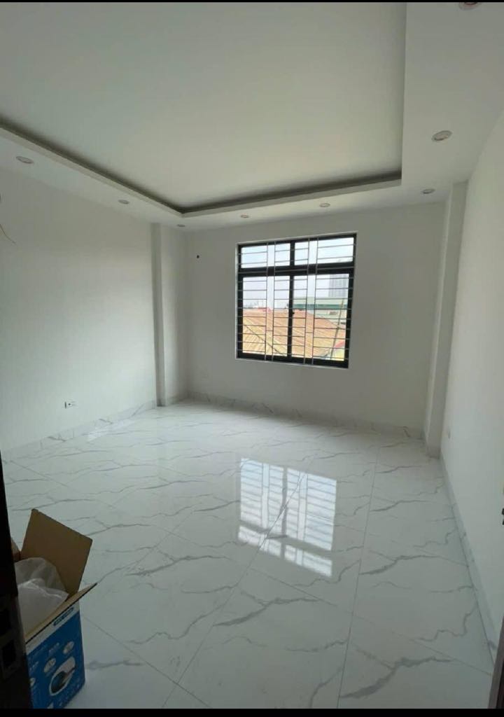 nhà đẹp  - 5 tầng  - gần phố - giá tốt.