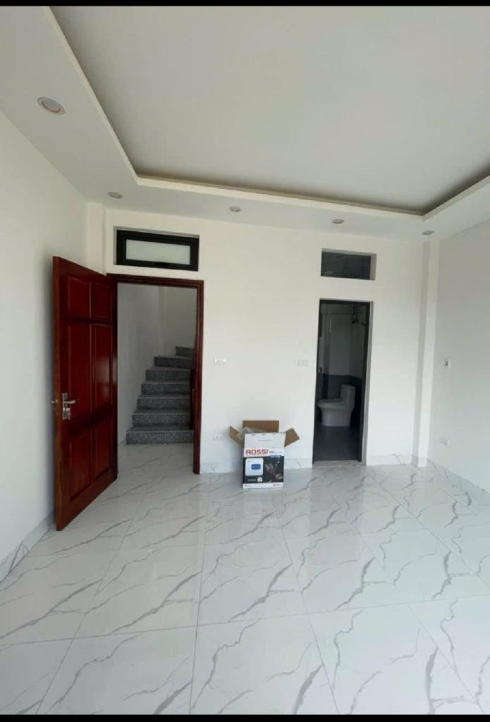 nhà đẹp  - 5 tầng  - gần phố - giá tốt.