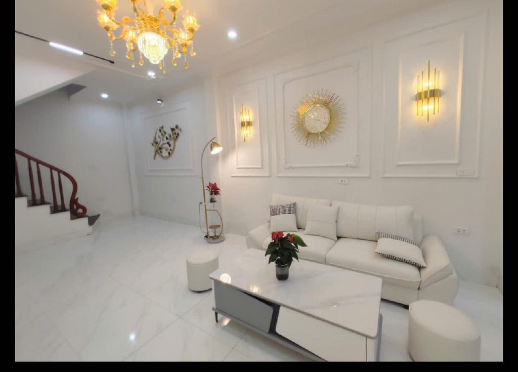 nhà đẹp  - 5 tầng  - gần phố - giá tốt.
