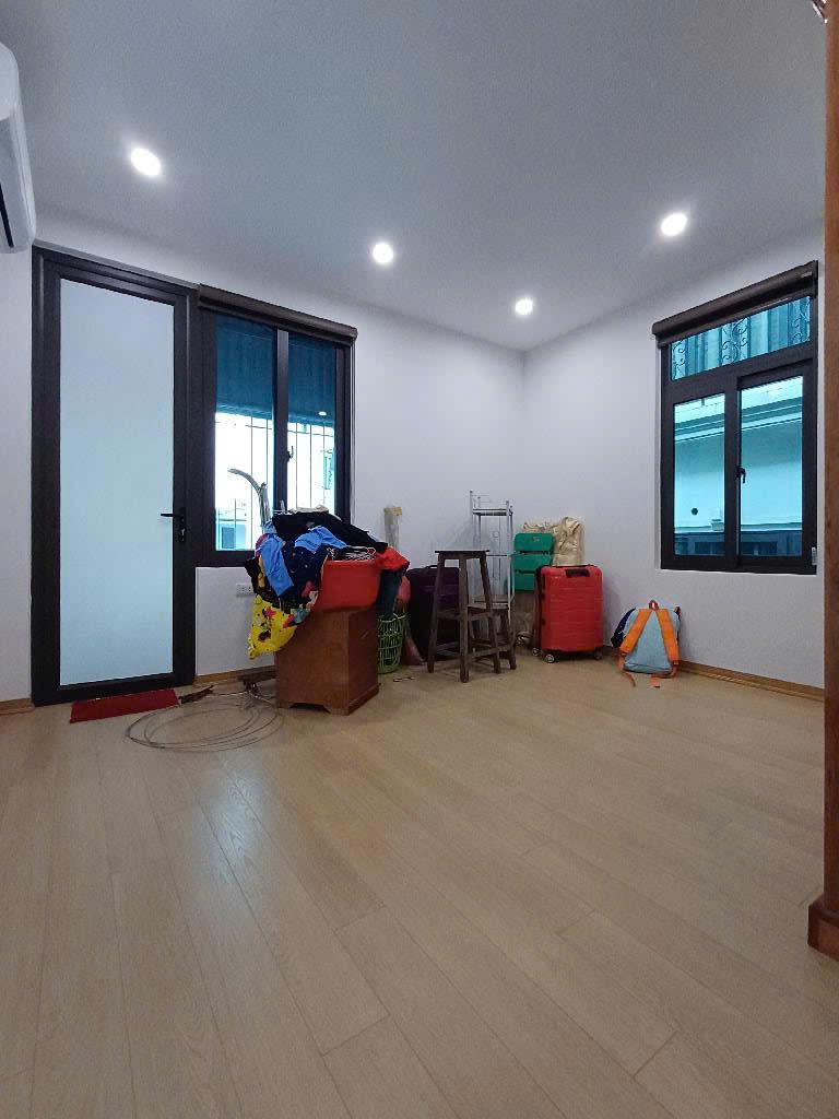 BÁN NHÀ GẦN TRƯỜNG TIỂU HỌC VĨNH HƯNG - 45M2 - 5,8 TỶ - NGÕ THÔNG - GẦN Ô TÔ