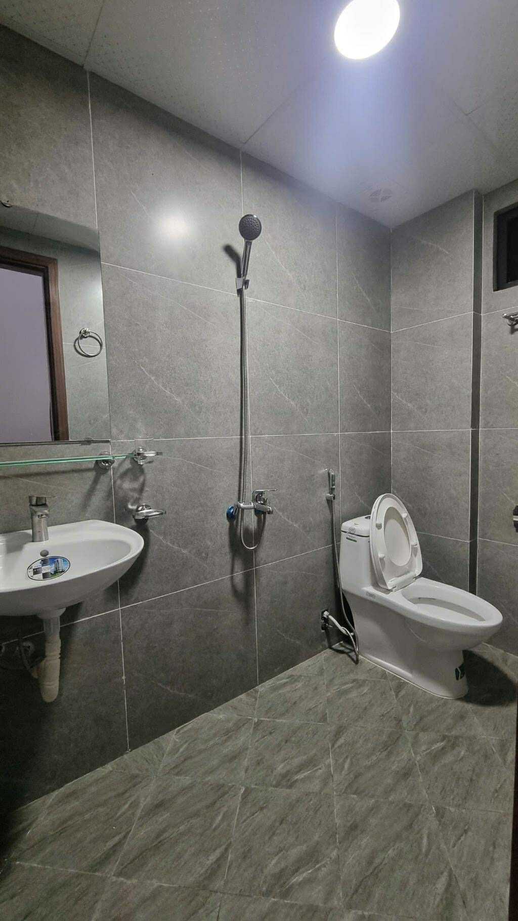 -	BÁN NHÀ: BÙI XƯƠNG TRẠCH, THANH XUÂN, HÀ NỘI 30M2 6 TẦNG GIÁ CHỈ 7.7 TỶ