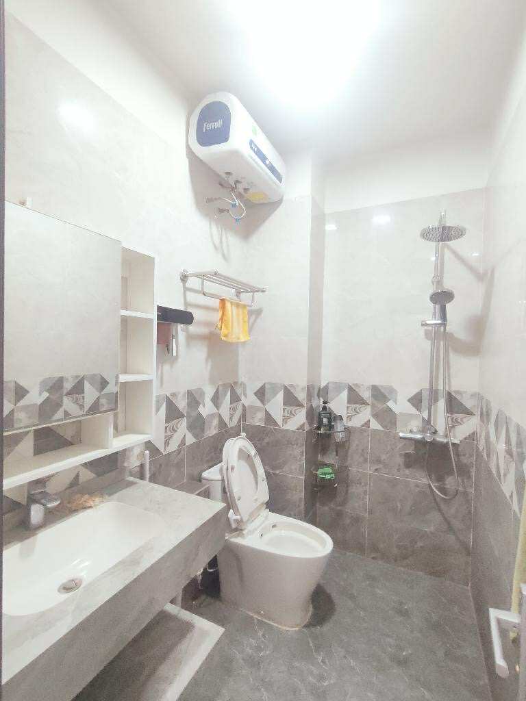 -	BÁN NHÀ: BÙI XƯƠNG TRẠCH, THANH XUÂN, HÀ NỘI 40M2  5 TẦNG GIẢ CHỈ 7.8 TỶ