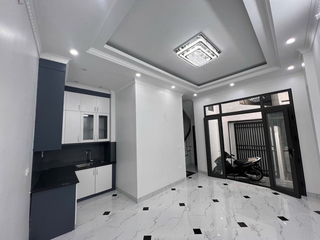 BÁN NHÀ PHỐ VỌNG, 10M RA MẶT PHỐ, THANG MÁY, DT 36M2, 8.9 TỶ