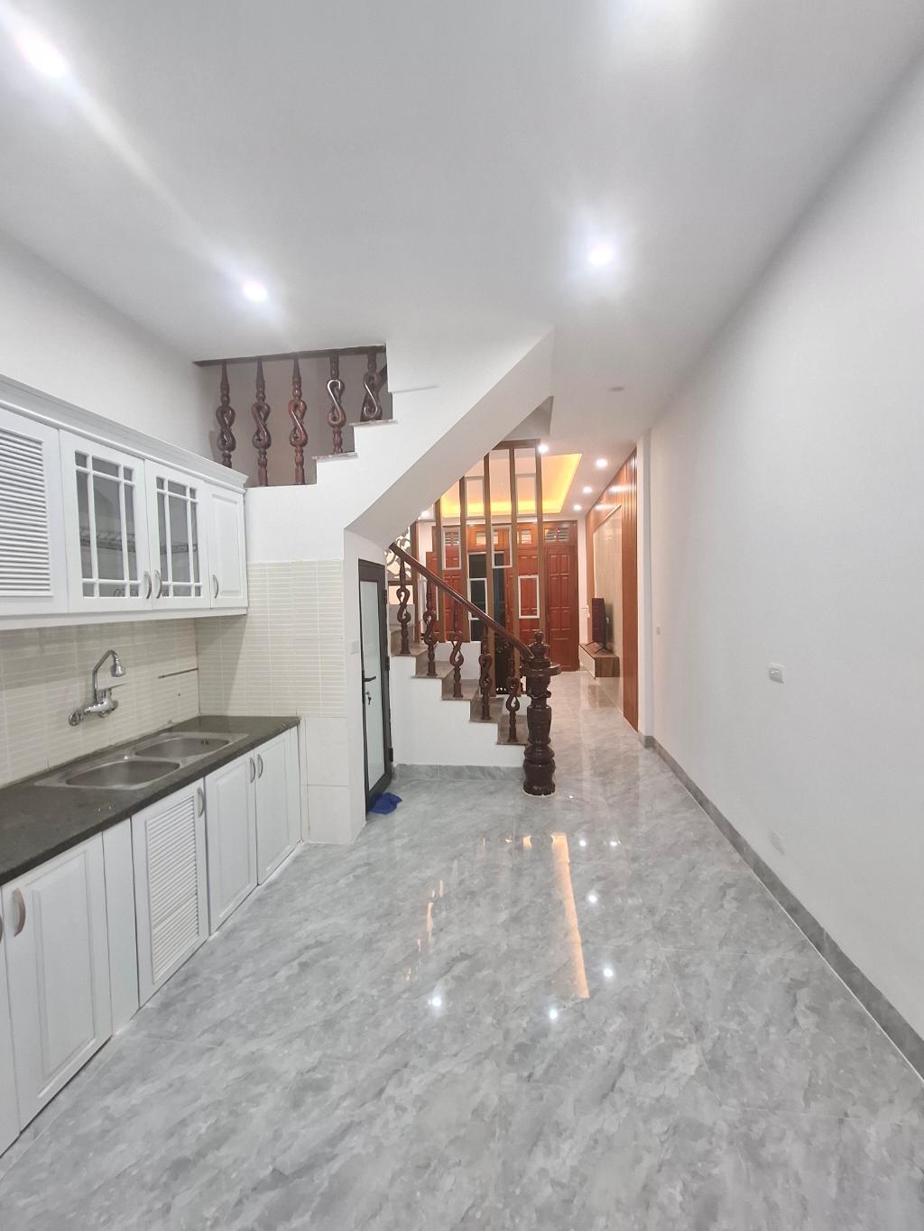 BÁN NHÀ PHÂN LÔ ĐƯỜNG HOÀNG MAI, TRƯƠNG ĐỊNH, Ô TÔ ĐỖ CỬA, 38M2. 7,35 TỶ