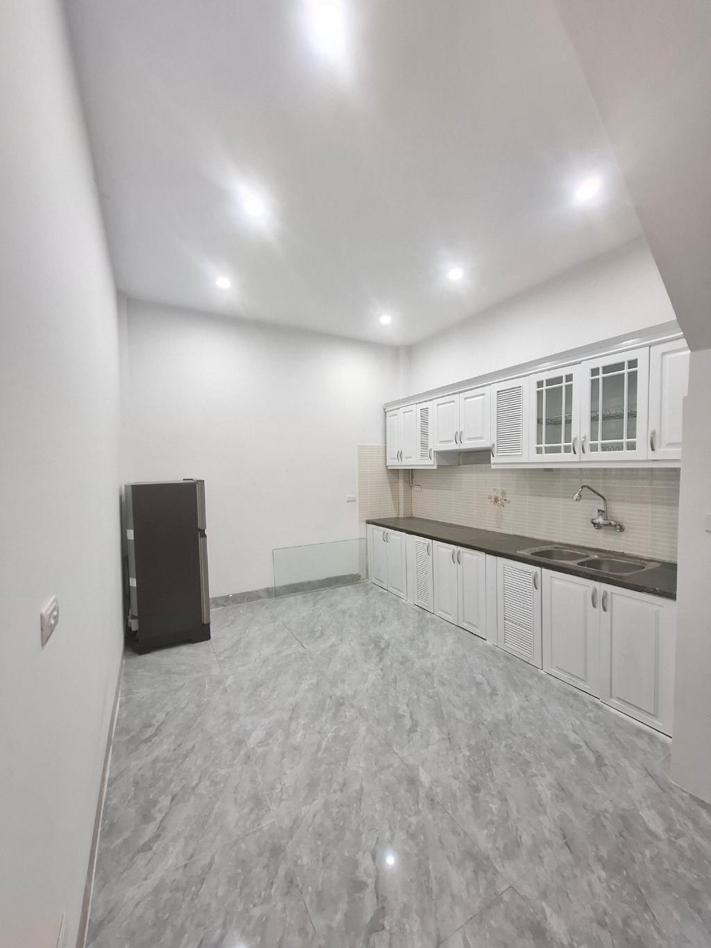 BÁN NHÀ PHÂN LÔ ĐƯỜNG HOÀNG MAI, TRƯƠNG ĐỊNH, Ô TÔ ĐỖ CỬA, 38M2. 7,35 TỶ