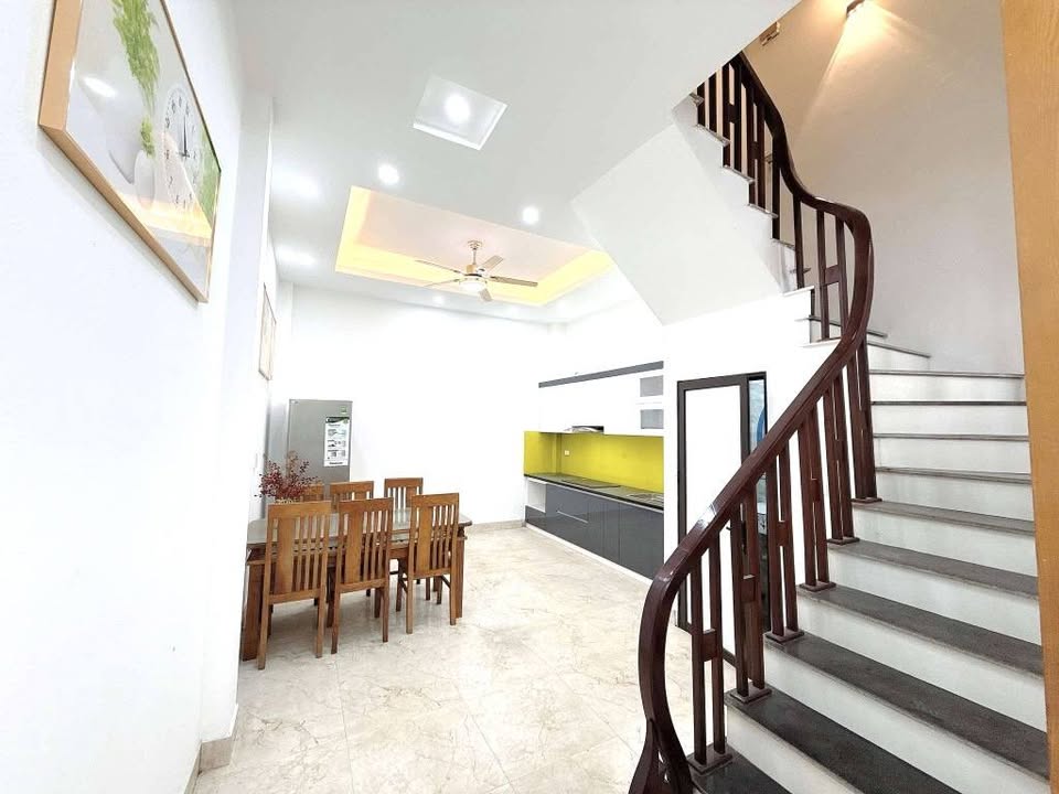 BÁN NHÀ PHÂN LÔ PHỐ KHƯƠNG TRUNG, Ô TÔ ĐỖ CỬA, DT 42M2, GIÁ 8.2 TỶ