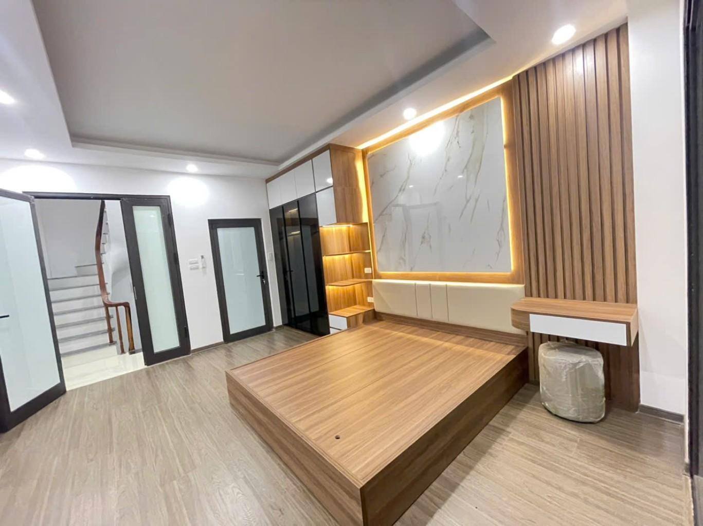 BÁN NHÀ ĐỊNH CÔNG, GẦN Ô TÔ, DT 36M2, GIÁ 7.65 TỶ