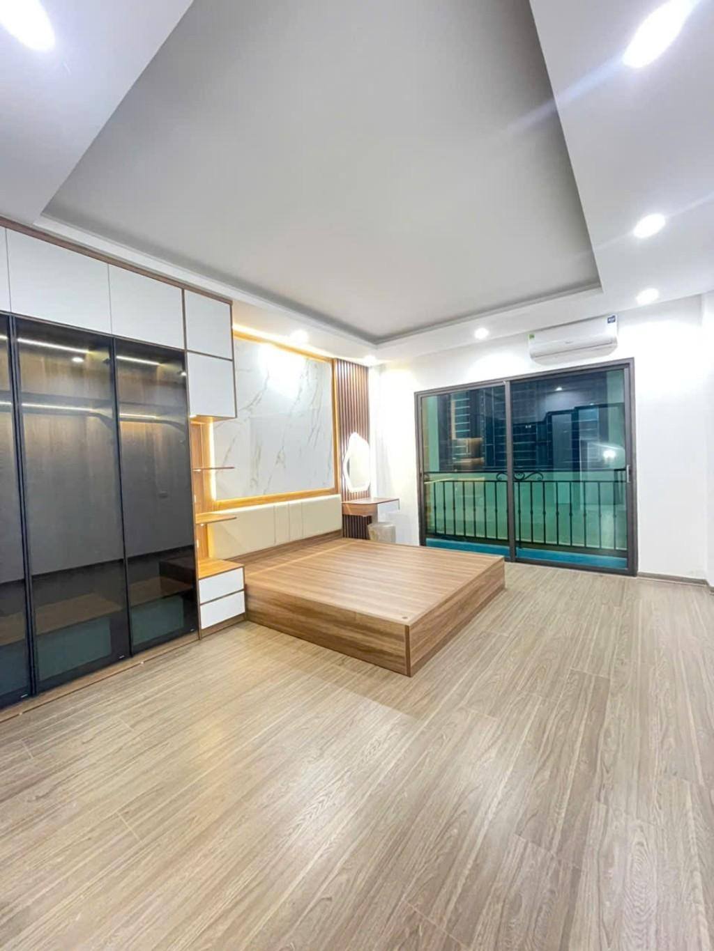 BÁN NHÀ ĐỊNH CÔNG, GẦN Ô TÔ, DT 36M2, GIÁ 7.65 TỶ