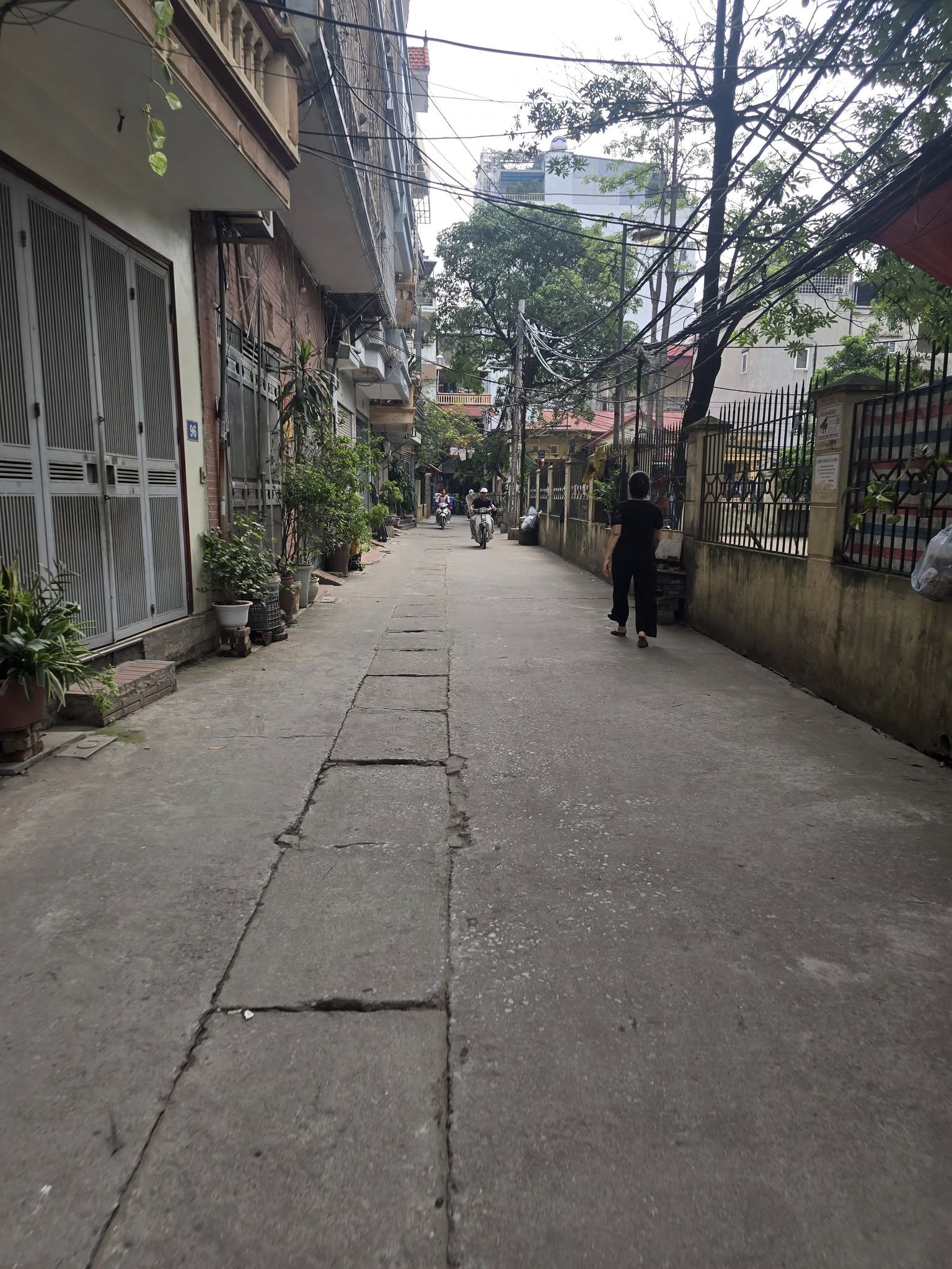 BÁN NHÀ KIM GIANG, LÔ GÓC 3 MẶT THOÁNG, NGÕ NÔNG GẦN Ô TÔ, Dt 34M2, GIÁ 7 TỶ