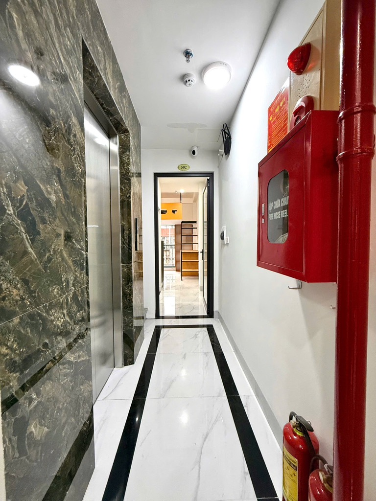 SIÊU PHẨM - 6 TẦNG THANG MÁY - 9 PHÒNG FULL NỘI THẤT DÒNG TIỀN BÌNH QUÂN 650 TRIỆU/NĂM.