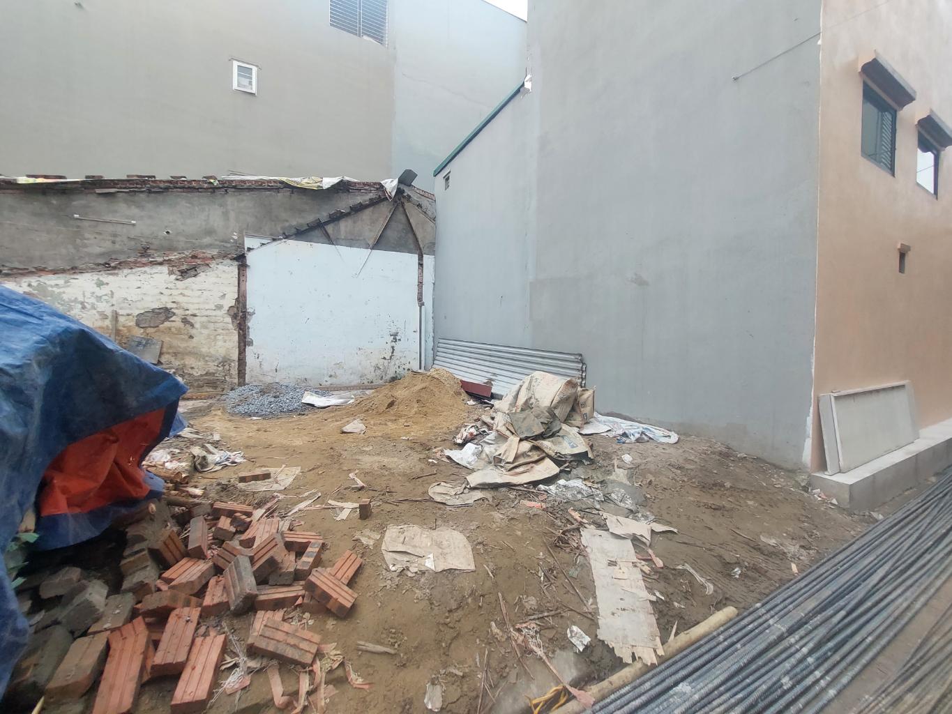 NGÔ GIA TỰ KO TÌM ĐƯỢC MẢNH ĐẸP HƠN CÙNG PHÂN KHÚC. MẢNH ĐẤT 30,1M2- MẶT TIỀN 4,2M, Ô TÔ 7 CHỖ ĐỖ CỬA, NHỈNH 5 TỶ. NGÕ THÔNG VÒNG QUANH.  LH xem đất: Nhàn 0904290916