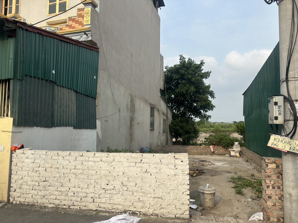BÁN ĐẤT ĐA TỐN 53M2-2,65 TỶ- MẶT TIỀN 5M- NGÕ Ô TÔ- 5P RA VIN OCP.   LH 0904290916