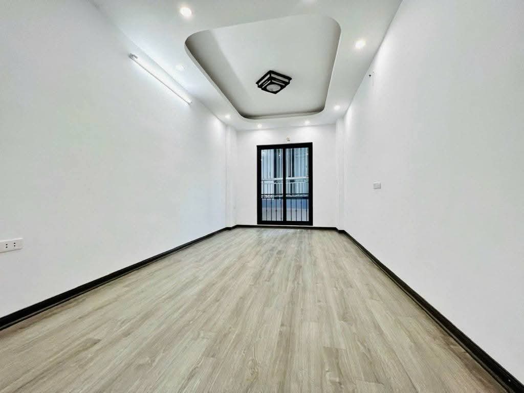 BÁN NHÀ PHỐ THƯỢNG THANH – LÔ GÓC, OTO ĐỖ CỬA – 32m2-6,25 tỷ