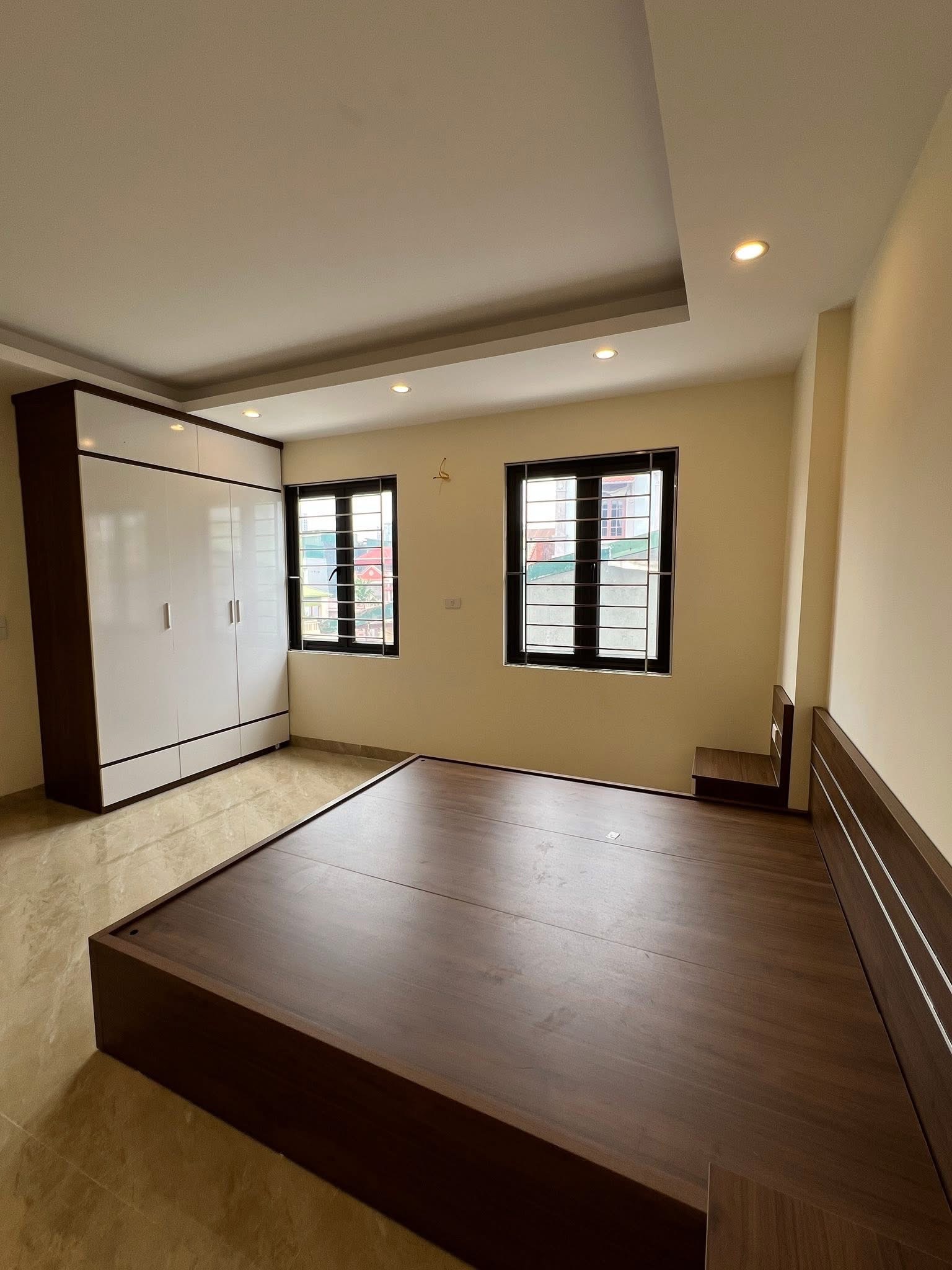 Hiếm tại khu vực Bán nhà 5 tầng Mặt Đường Thanh Bình Mỗ Lao Phân Lô Vỉa hè Ô tô tránh đỗ ngày đêm Kinh Doanh Đỉnh.