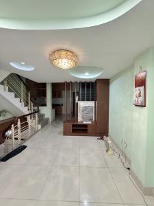 Bán nhà - hẻm xe hơi - 5tỷ