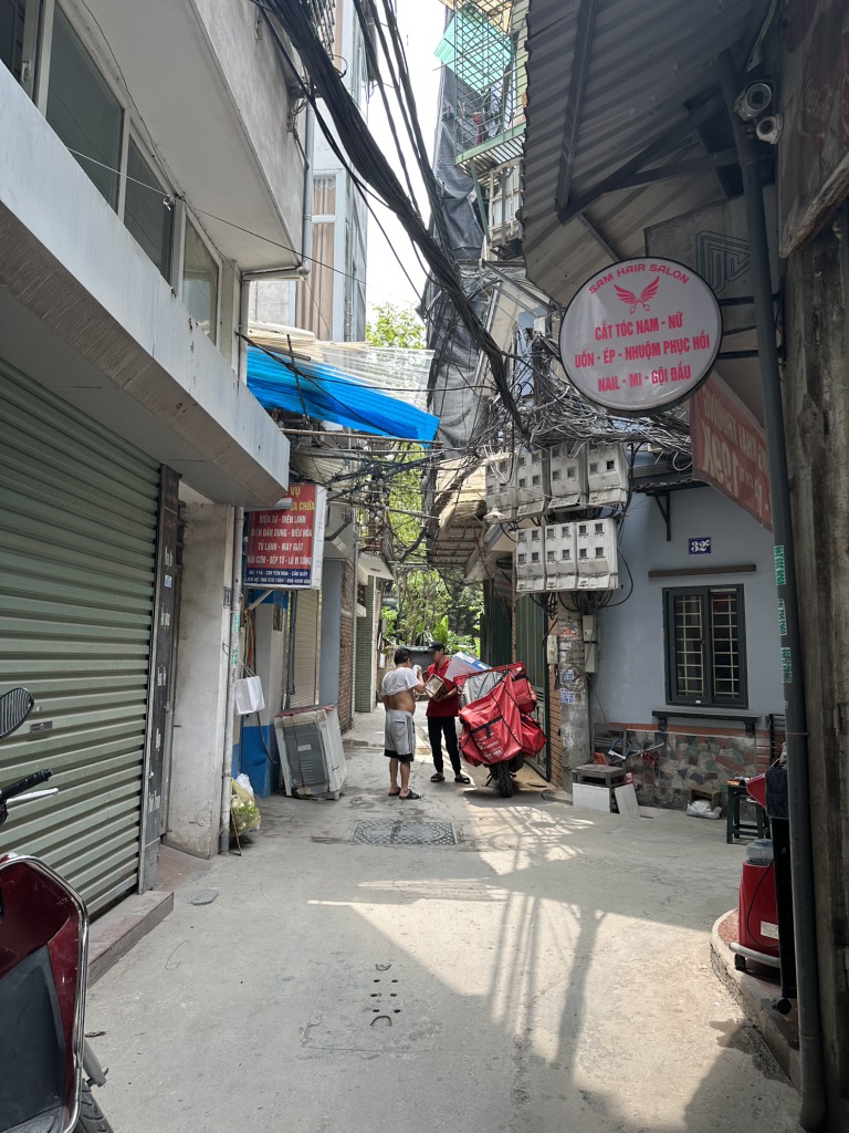 BÁN NHÀ HOA HẬU NGÕ Ô TÔ, 30M RA MẶT PHỐ YÊN HÒA,60M2, NHÀ ĐẸP 4 TẦNG, DÂN TỰ XÂY  NHỈNH 11 TỶ