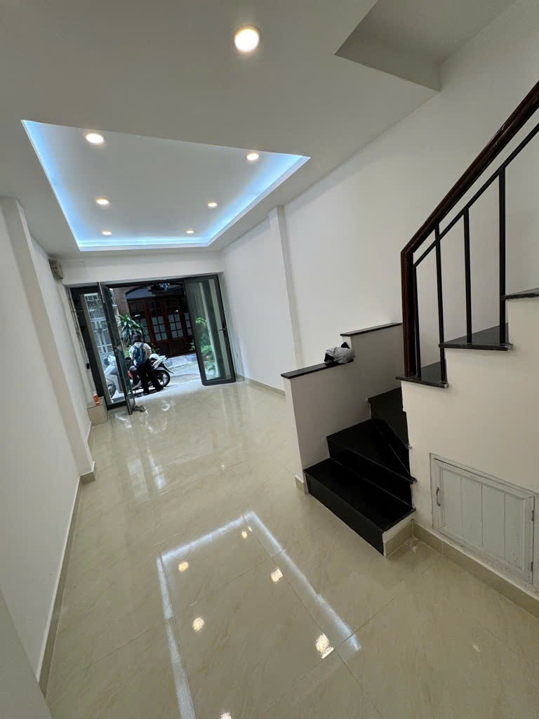 NHÀ QUẬN 10 – ĐƯỜNG 3/2 – HẺM XE HƠI – 3 TẦNG – 39M² – CHỈ 8 TỶ 350