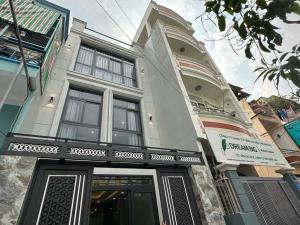 NHÀ MỚI 100% – Ô TÔ NGỦ TRONG NHÀ – NGAY TRUNG TÂM Q10 – CHỈ 12 TỶ
