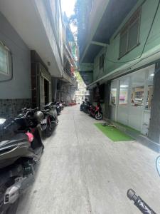 Bán nhà 4 tầng Quận 10 gần mặt tiền Lê Hồng Phong, diện tích 64m2, ô tô vào nhà, giá chỉ hơn 10 tỷ